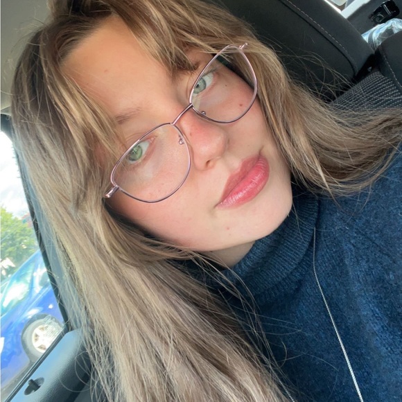 Meet your Posher, Bella - Picture 4 of 5